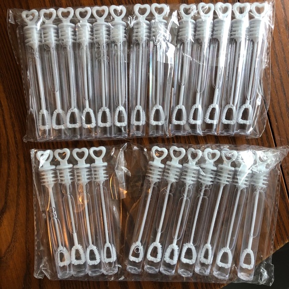 Wedding Bundle!Pillow, streamers, bubbles, etc👰🏼 - Picture 4 of 9